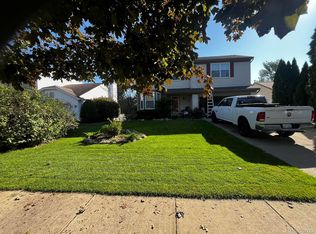 1620 Dartmoor Dr, Howell, MI 48843