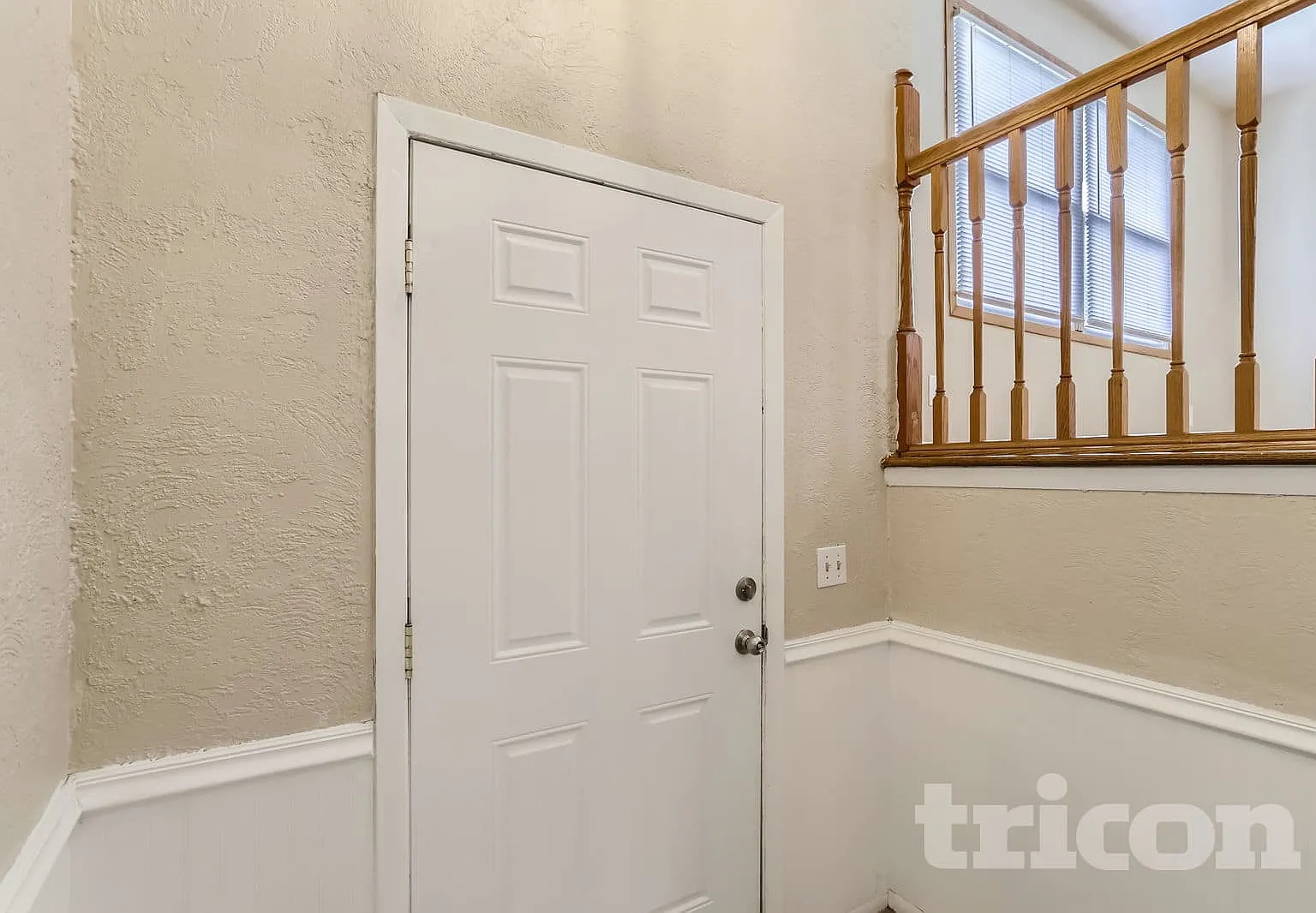 16 Dolphin Court Oswego IL — Photo 3