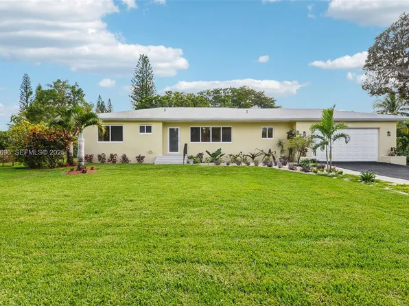 140 NE 161st St, Miami, FL 33162