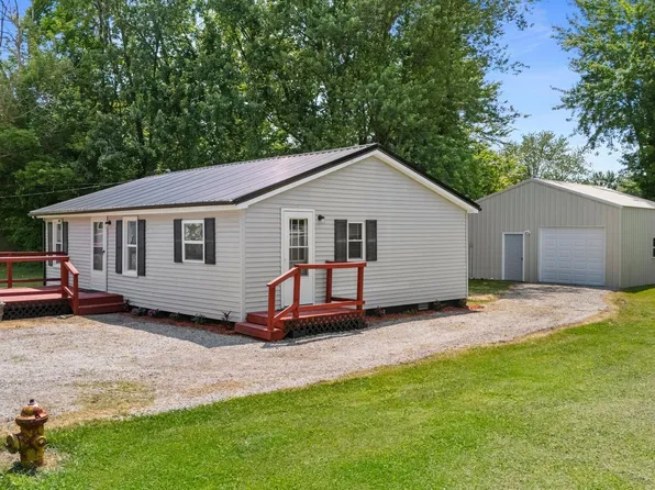 1254 Wade St, Austin, IN 47102