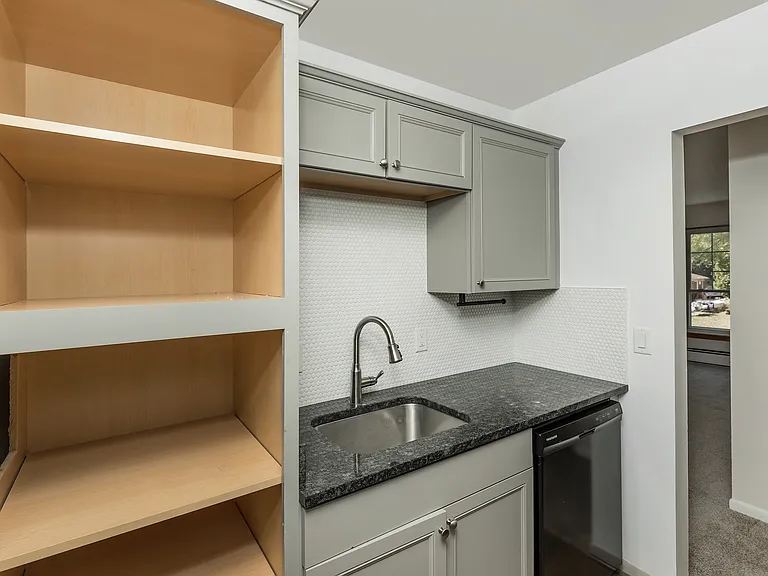 3220 Shenandoah Dr #12 — Photo 9