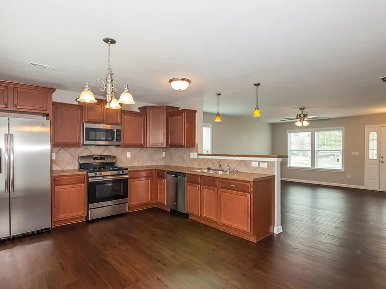 1334 Haestad Ct — Photo 9