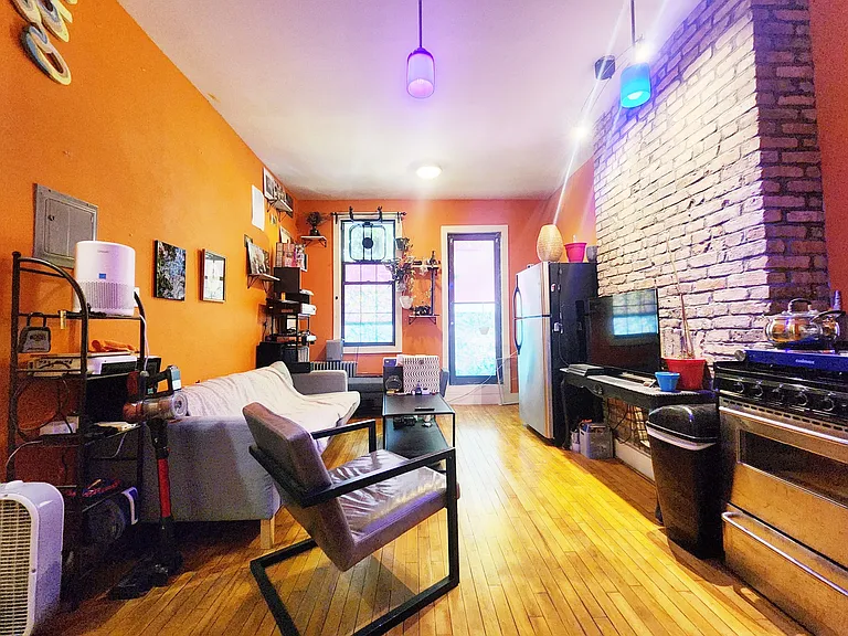 190 Wilson Ave #2F — Photo 6