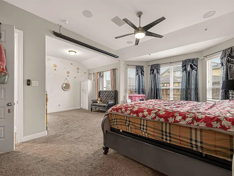 2209 Hidden Meadow Ln — Photo 25