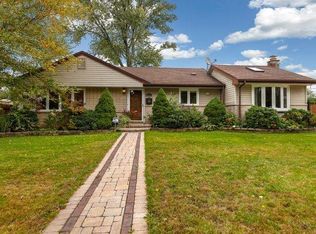 317 Michael Mnr, Glenview, IL 60025