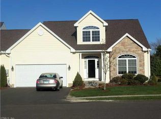 11 Green Briar Dr #11, Suffield, CT 06078