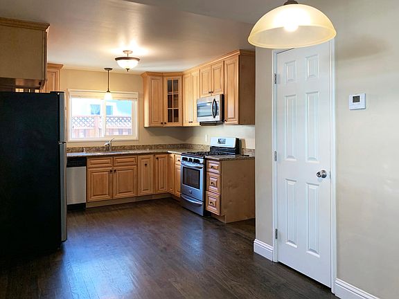 3rd image of 1194 Carolyn Dr