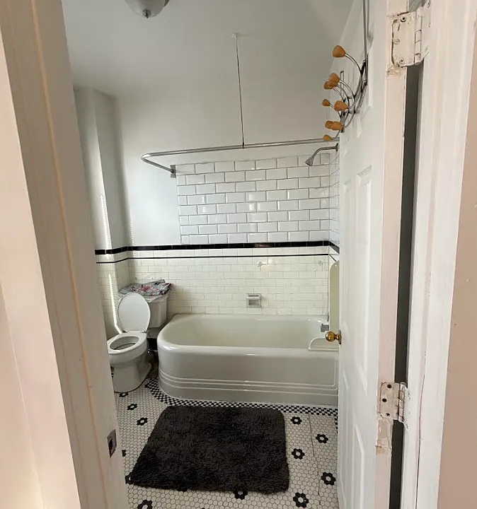 44 Remsen Ave #2