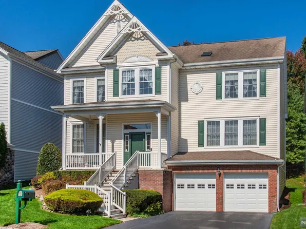 5 Highland Cross, Oakland, NJ 07436