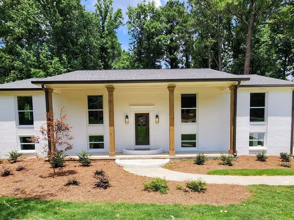 2458 Glenbonnie Dr, Dunwoody, GA 30360
