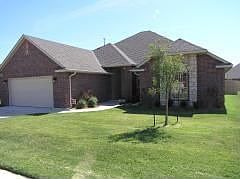 Home for Sale in Yukon, Oklahoma $204,900