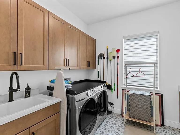 9445 Santorini Dr — Photo 25
