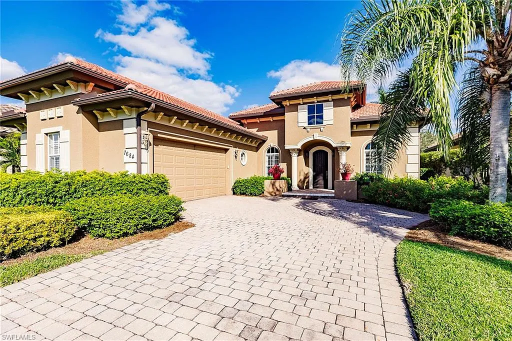 3 bed, 2.0 bath, 2738 sqft, $12,000 — Photo 3