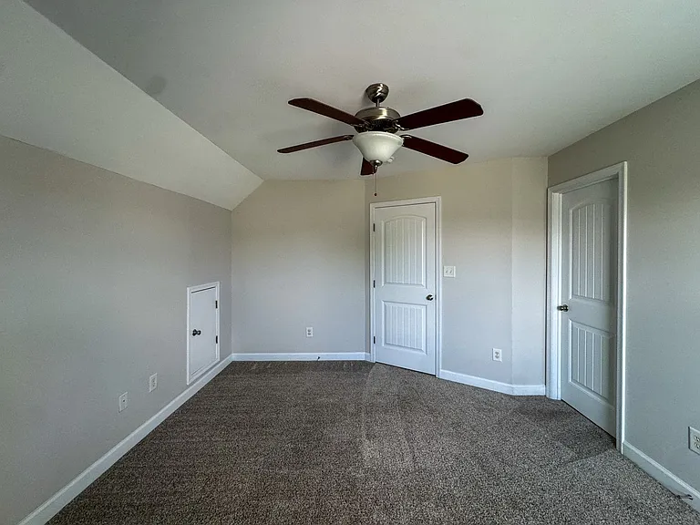 5905 Gentleman Dr — Photo 26