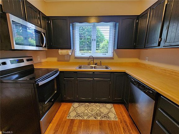 2nd image of 1407 Chestnut Dr Unit C