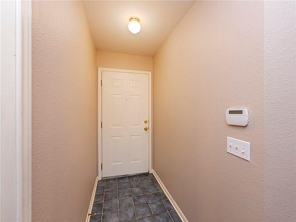 5th image of 204 Cassandra Dr