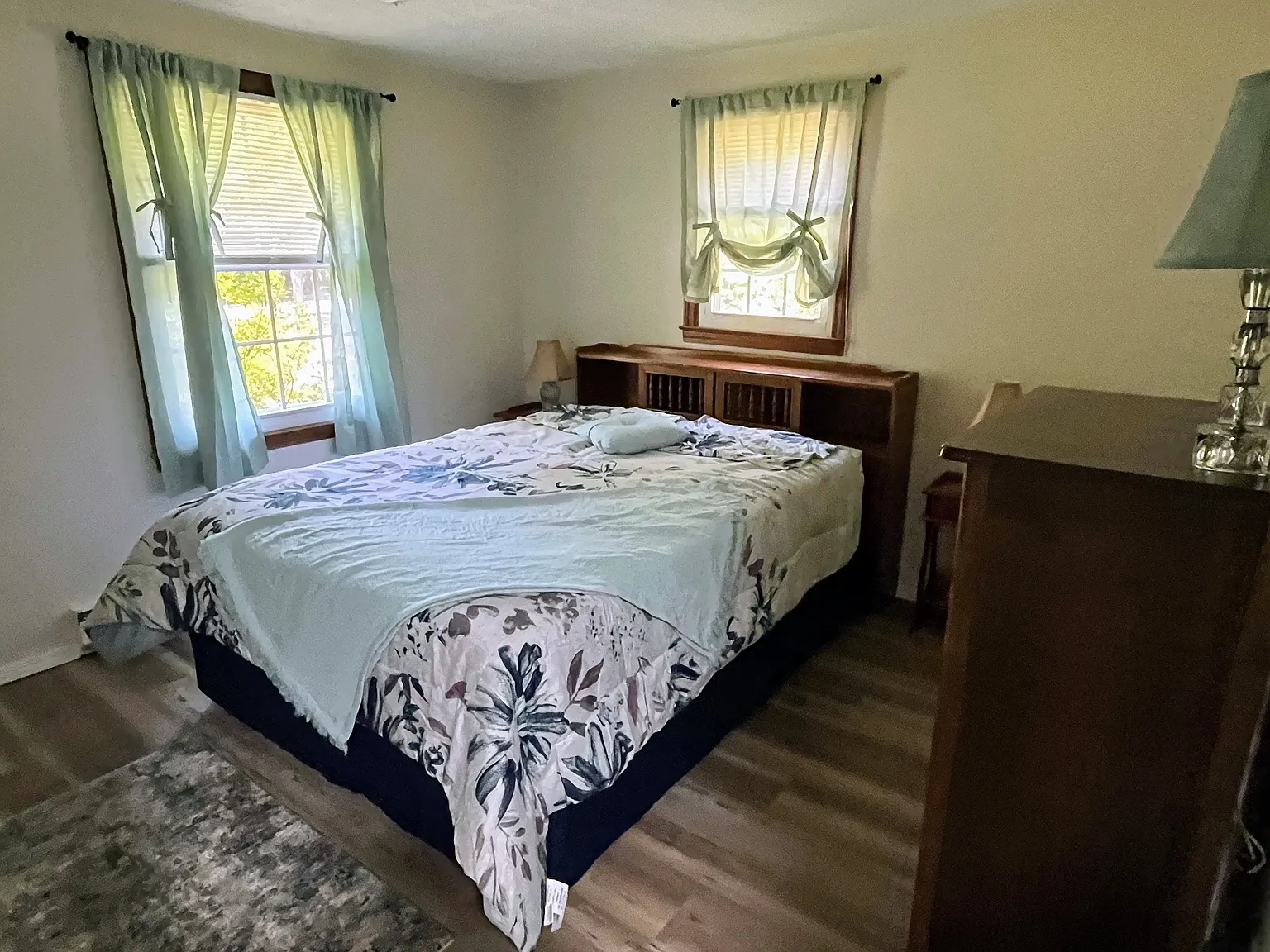 3 bed, 1400 sqft, $2,000 — Photo 2