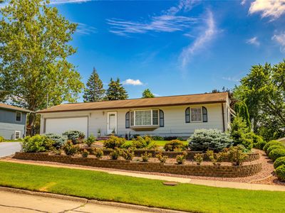 137 Greenfield Pkwy, Des Moines, IA, 50320