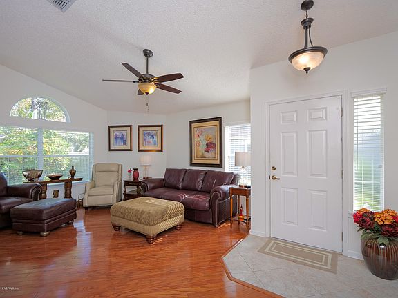 4th image of 125 Alsace Ct