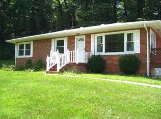 9040 Bunkum Rd, Fairview Heights, IL 62208