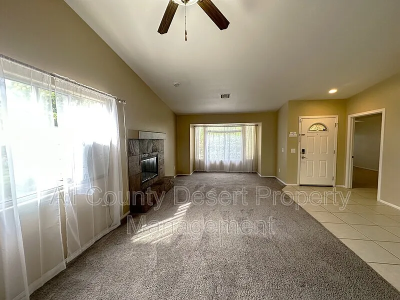 3 bed, 2.0 bath, 1597 sqft, $2,395 — Photo 3