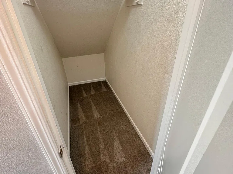 2451 Hanson Dr — Photo 16