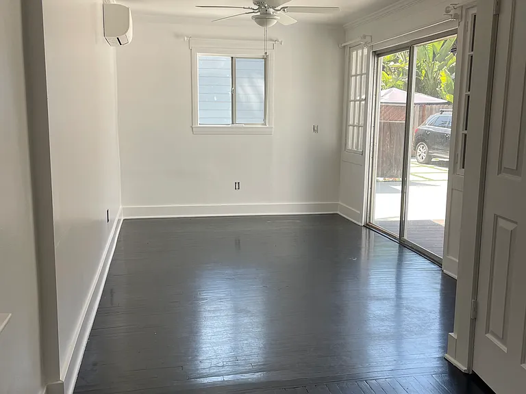 3327 Caroline Ave — Photo 7