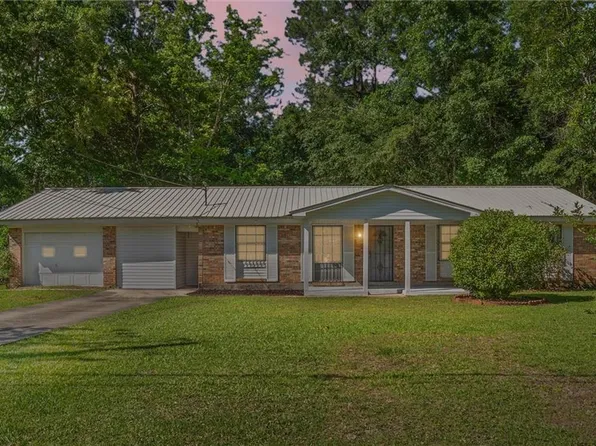 1405 Alvarez Dr, Saraland, AL 36571