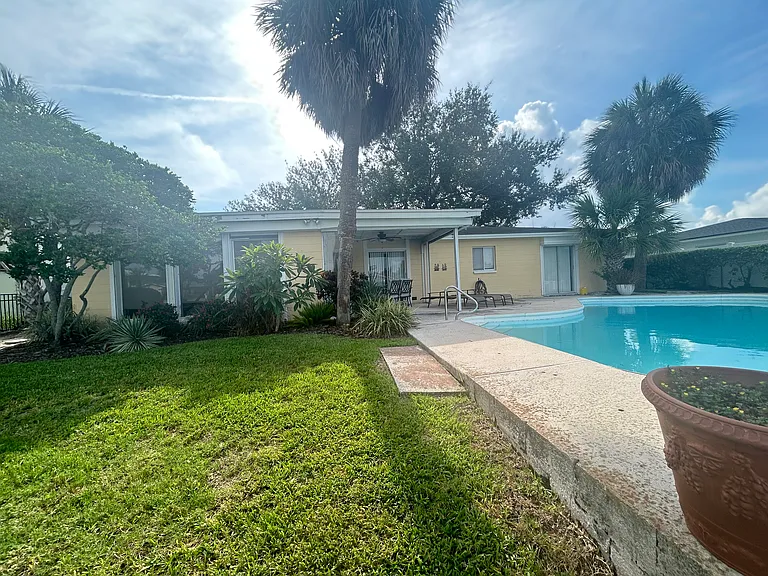 3942 W Eden Roc Cir — Photo 16