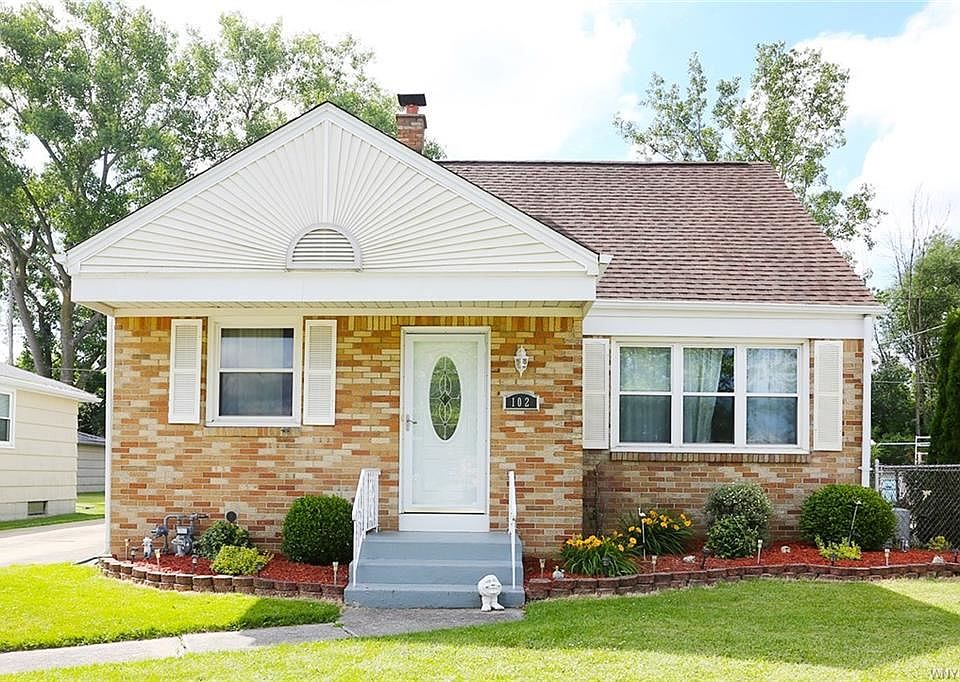 1st image of 102 Cathedral Ln