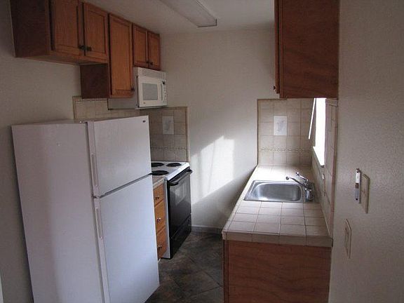 2nd image of 2315 N St #7