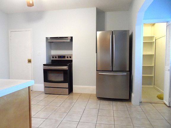 2nd image of 8 Bradley St #A