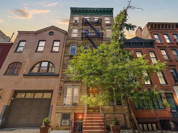 4th image of 25 Downing St APT 14