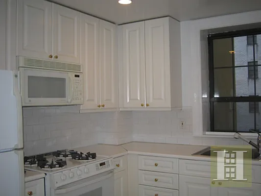 Rented by Halstead Real Estate | media 10