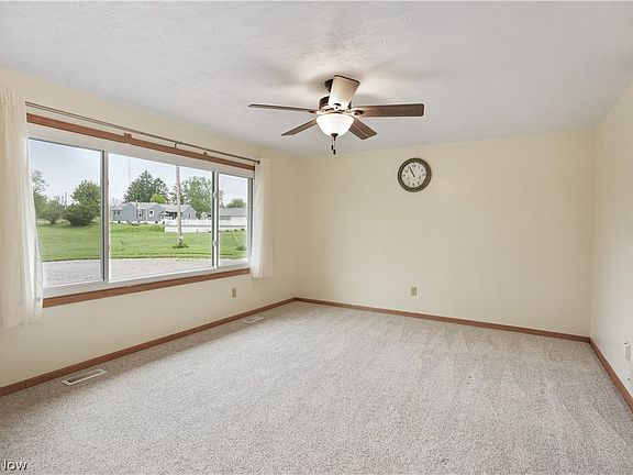 3rd image of 203 Timmerman Rd
