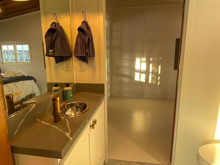 1409 NE Boat St #1 — Photo 6