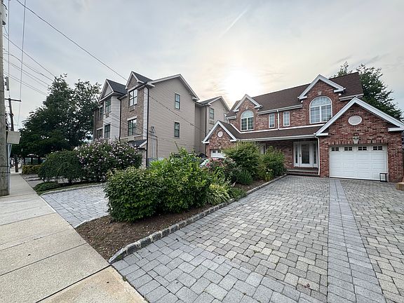 3rd image of 2133 Linwood Ave