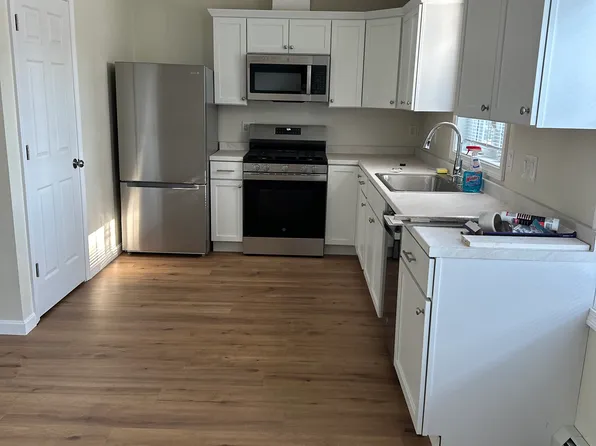 1340 Plainfield St #Rb, Cranston, RI 02920