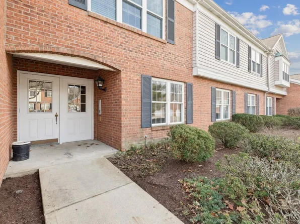 6285 Eagles Lake Dr, Cincinnati, OH 45248