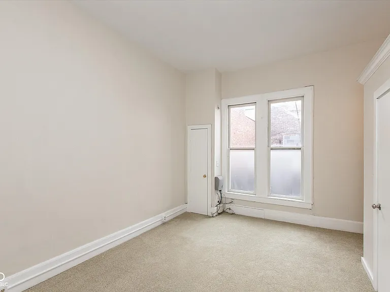 77 E Jefferson St — Photo 13