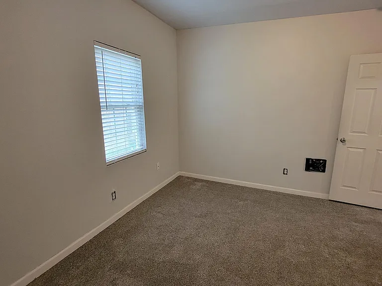 306 W Enterprise St — Photo 9