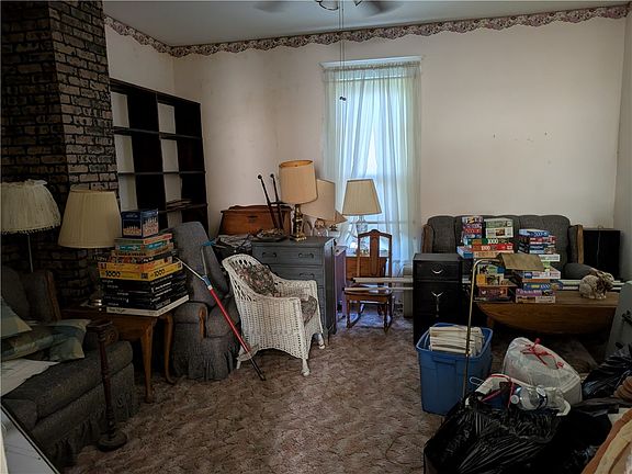 3rd image of 511 Maple Ave