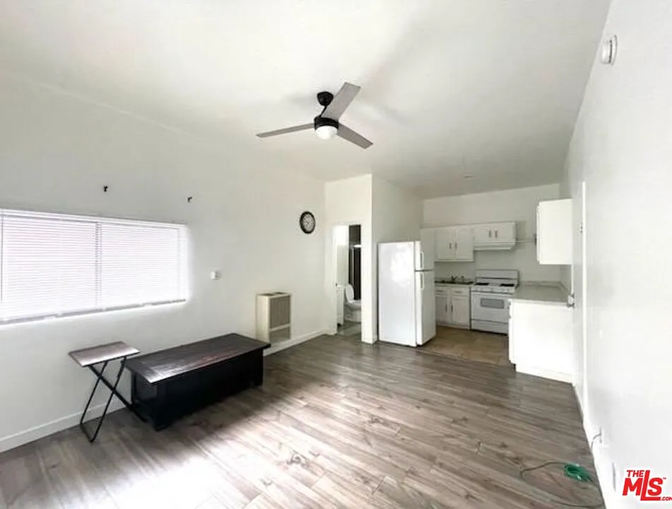 1 bed, 1.0 bath, 650 sqft, $1,725 — Photo 2