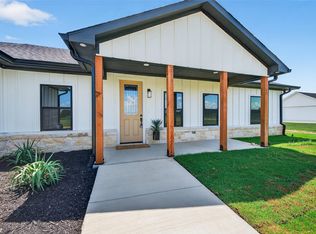 192 Brooks Ln, Sadler, TX 76264