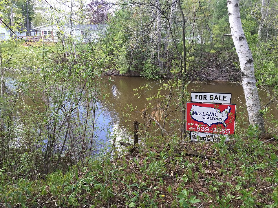 1st image of Linda Ln