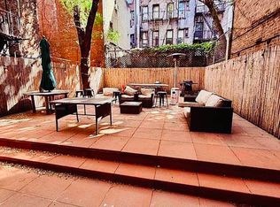 226 E 10th St APT 1B, New York, NY 10003