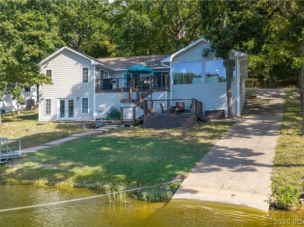 284 Commanche Rd, Sunrise Beach, MO 65079