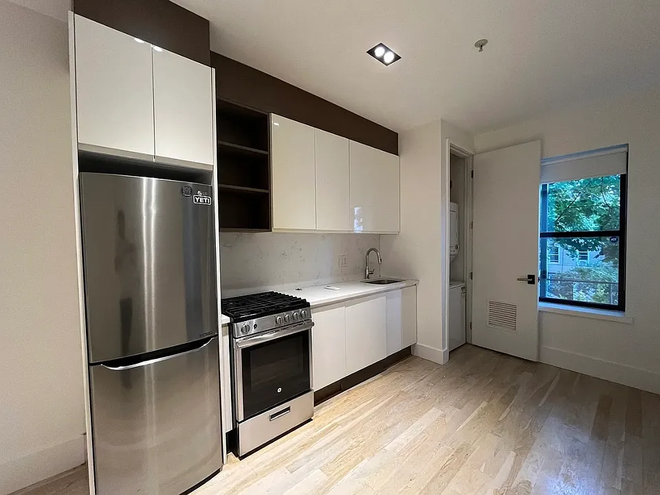 32 Magnolia Ave #101B