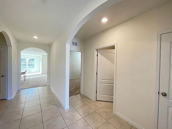 2nd image of 1395 Fox Squirrel Dr
