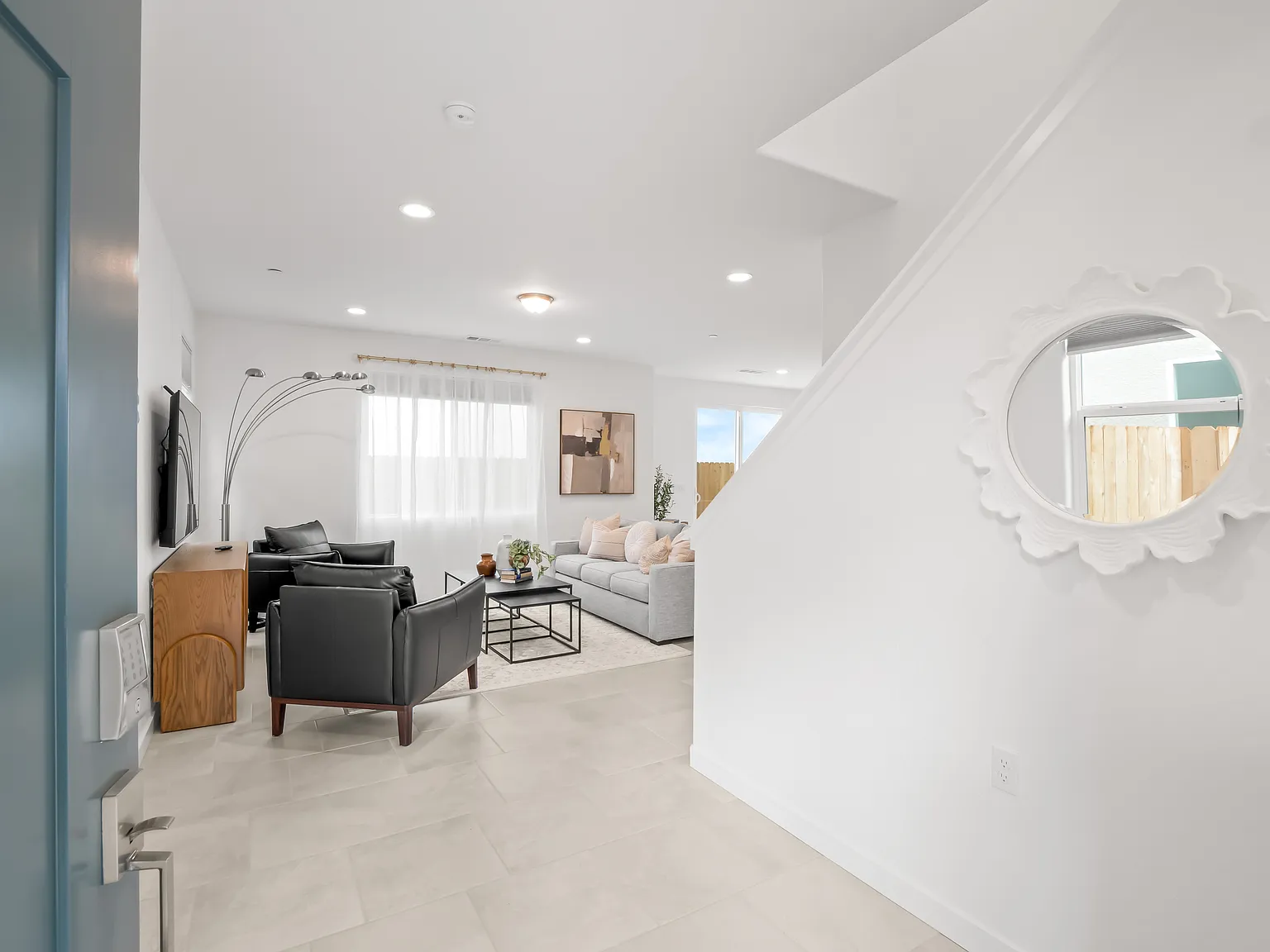 2882 E Tierra Dr — Photo 3